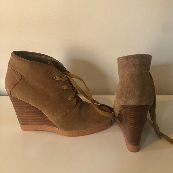 Suede laced wedge bootie heels - Picture 2 of 6